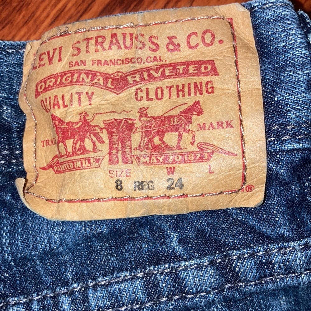 Levi Strauss jean shorts. Boys size 8 - Picture 4 of 5